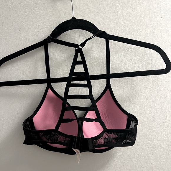 Black lace push up bra with floral design - Picture 2 of 2